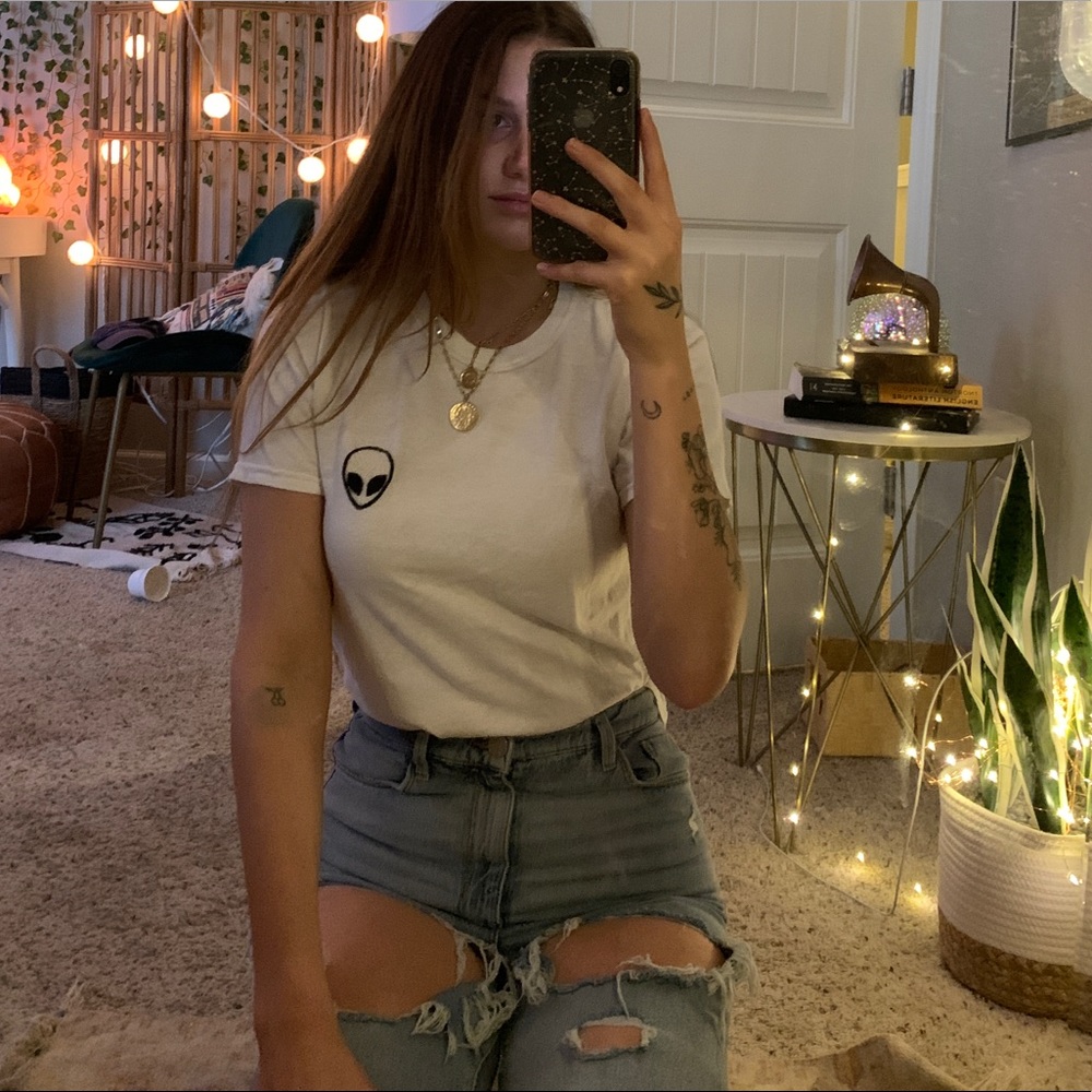 Brandy Melville John Galt Alien Face T-shirt